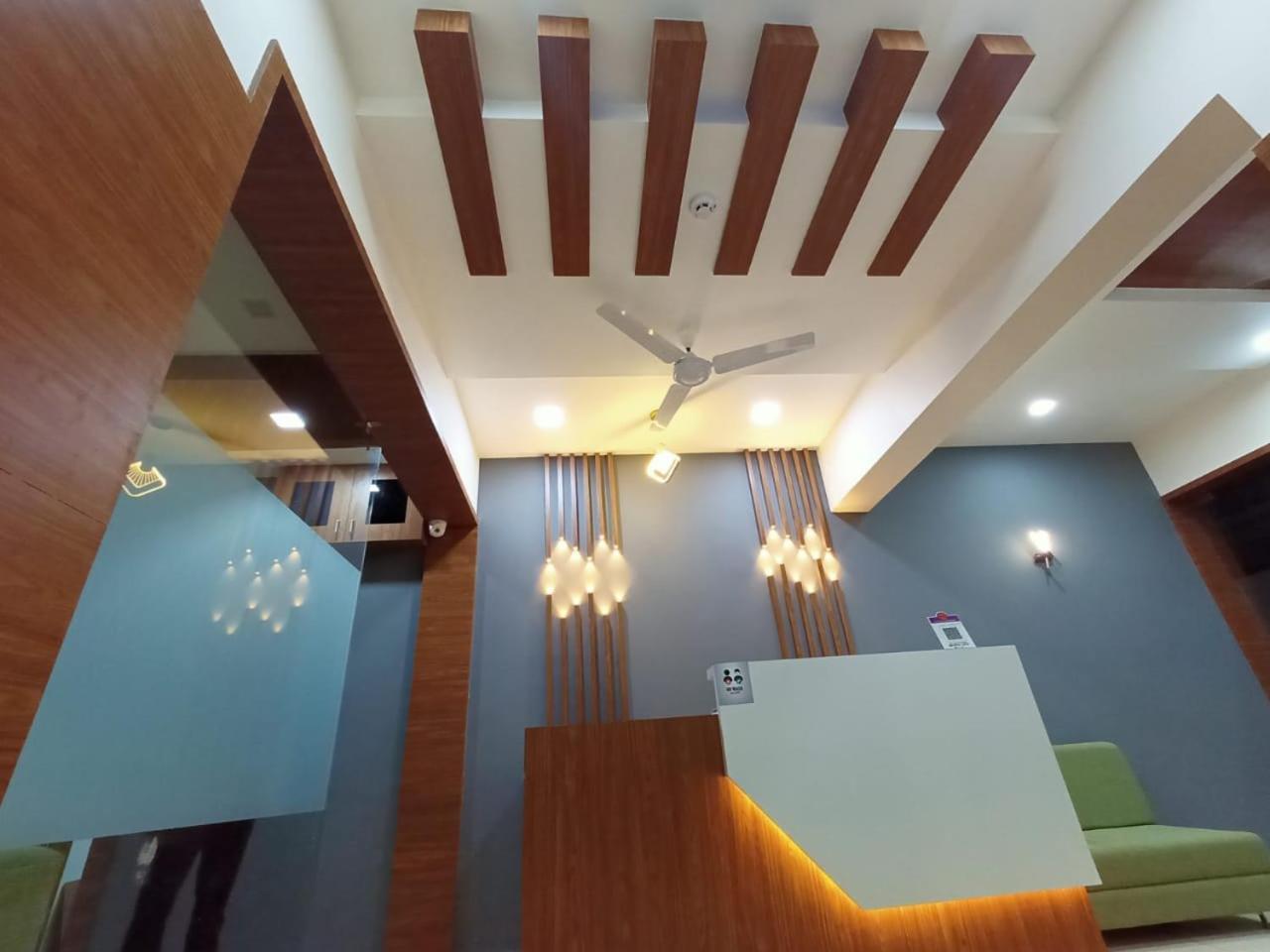 Hotel Crossview Palanpur Exterior photo